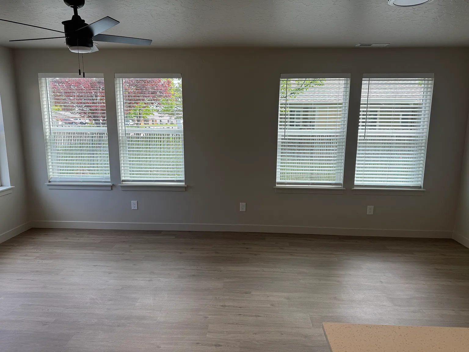 2 bed, 2.5 bath, 1220 sqft, $1,650 — Photo 2