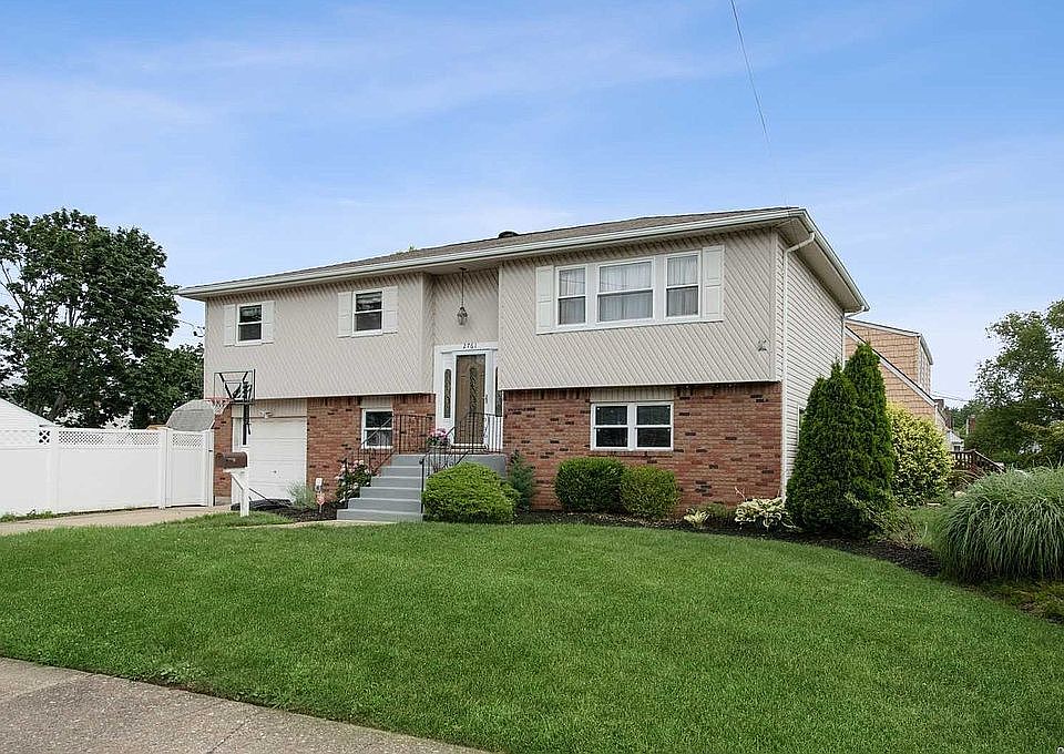 1st image of 2761 Forest Ave
