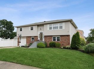 2761 Forest Ave, East Meadow, NY 11554
