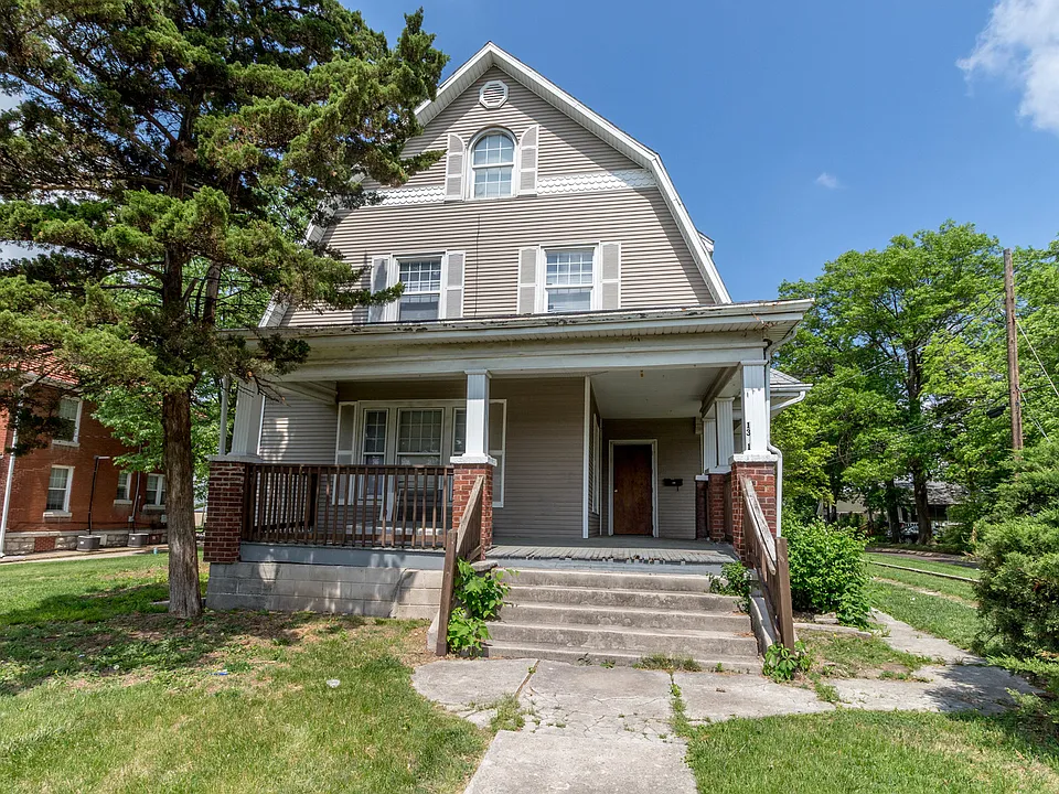 1321 Paris Rd