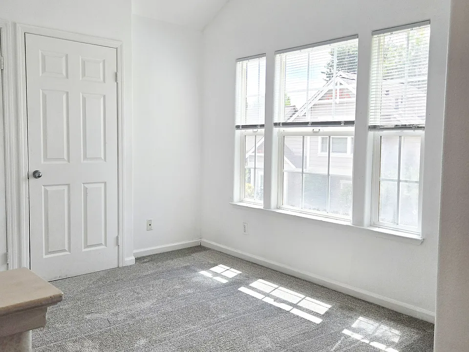432 Hickory Cir