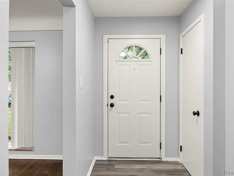 24270 Scotia Rd — Photo 5