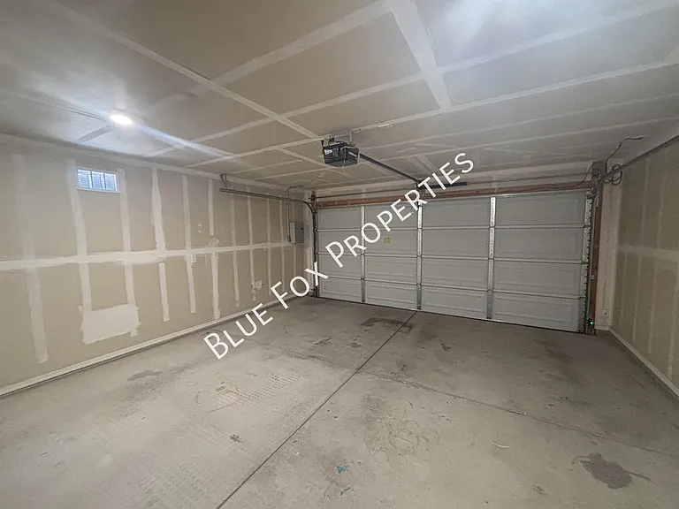 98 E Manor View Rd — Photo 17