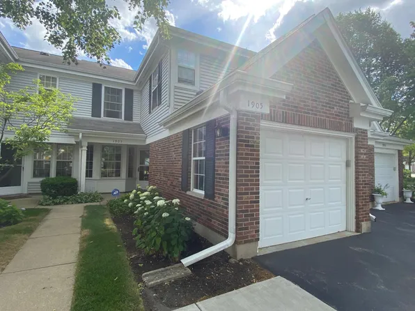1905 Quaker Hollow Ln, Streamwood, IL 60107