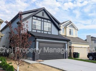 9487 227th St NW, Edmonton, AB T5T7H4