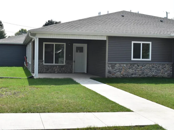 326 Walnut St, Osage, IA 50461