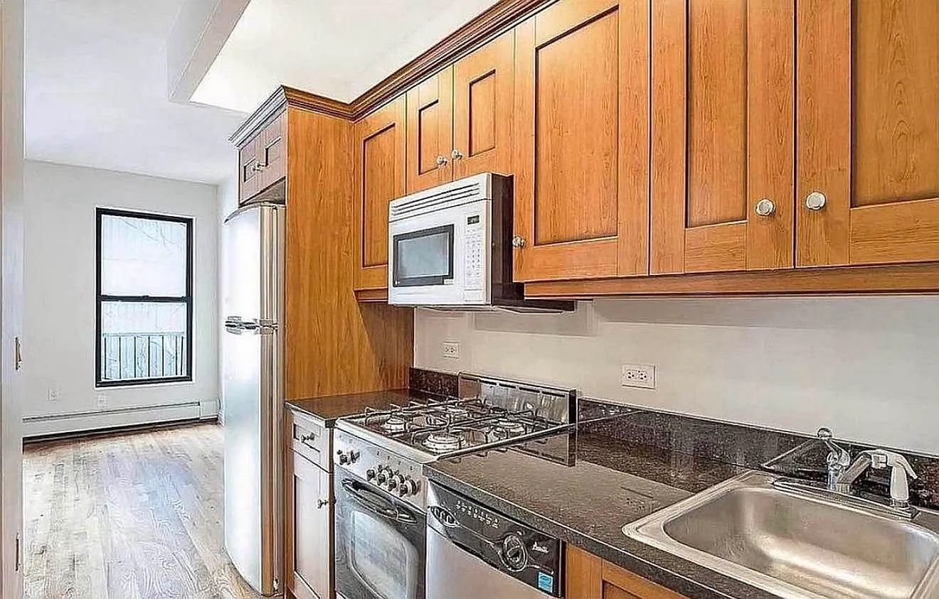 437 West 54th Street — Photo 2