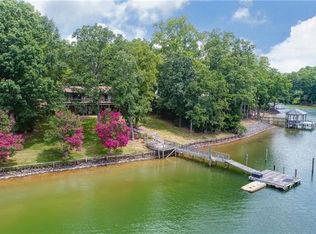 18501 Rosapenny Rd, Charlotte, NC 28278