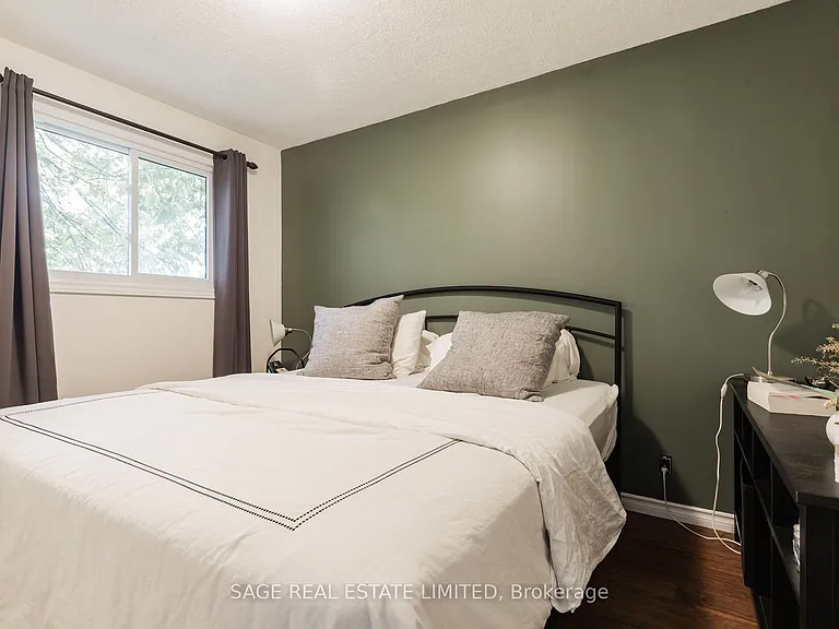 433 Woodfield Rd — Photo 13