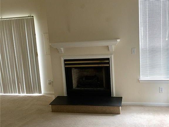 4th image of 621 Pinnacle Dr