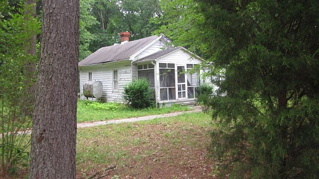 2nd image of 1613 Waverly Rd