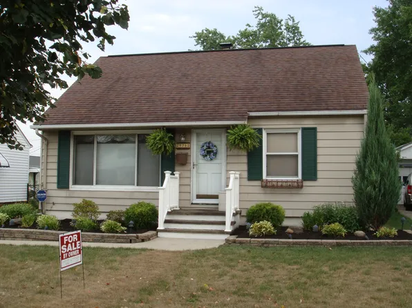 29752 Robert St, Wickliffe, OH 44092