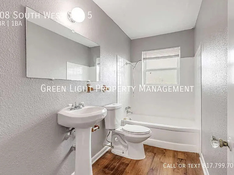 308 S West St #5 — Photo 9