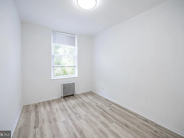 625 10th St #2F — Photo 6
