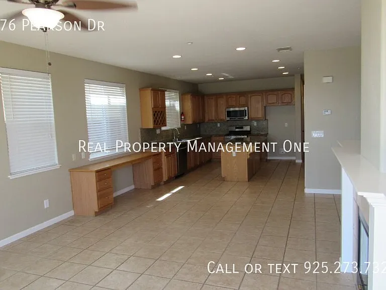 576 Pearson Dr — Photo 14