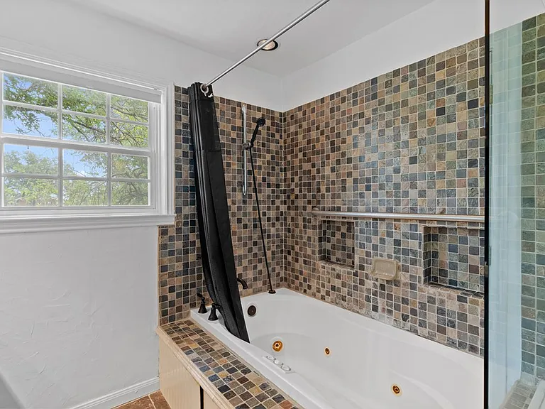 160 Vernons Ln — Photo 15