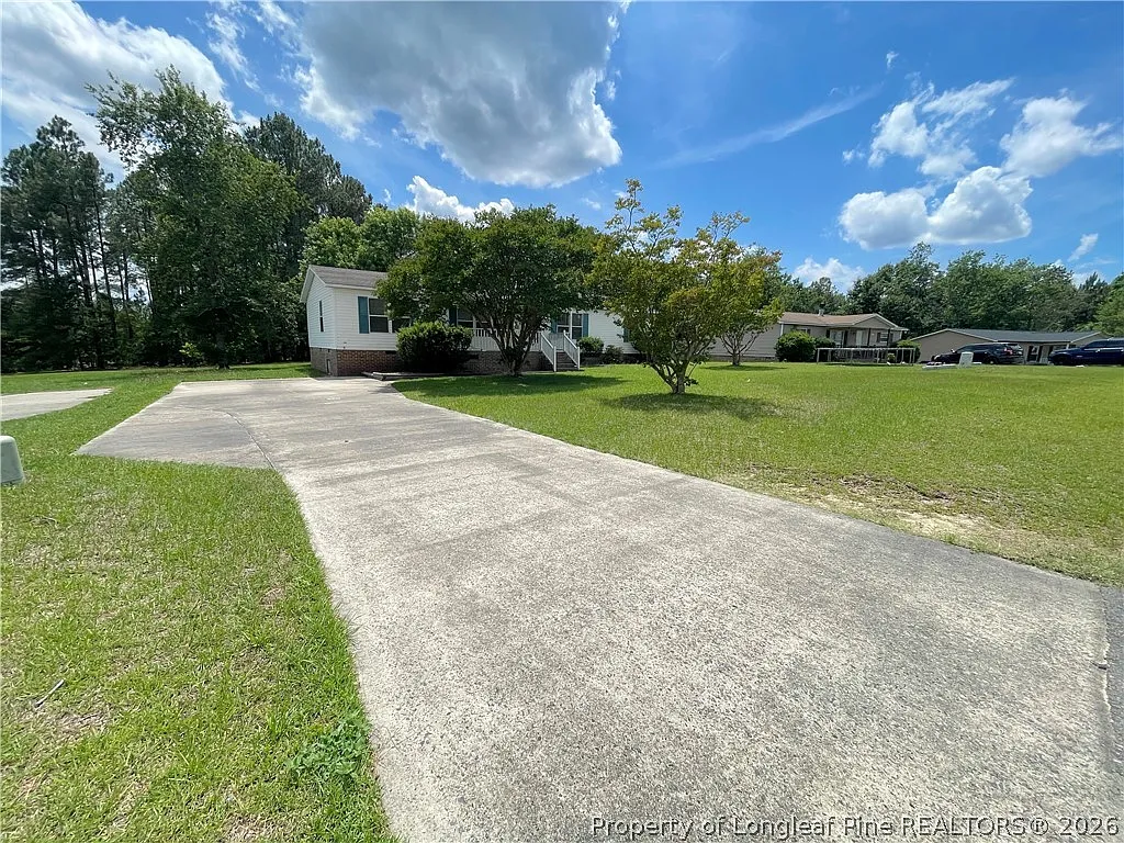 4 bed, 2.0 bath, 1568 sqft, $1,450 — Photo 2