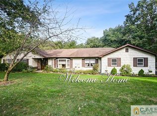 15 Lori St, Monroe Township, NJ 08831