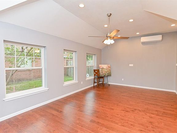 3rd image of 9406 Marblemount Dr