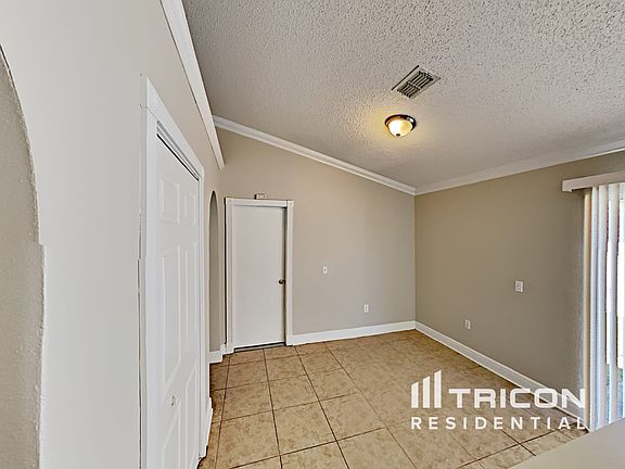 5th image of 17026 Holmby Ct