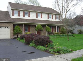 63 Cypress Dr, Leola, PA