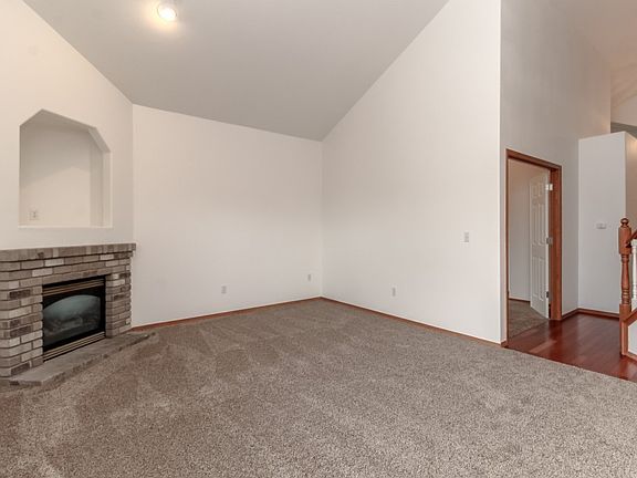 5th image of 21210 83rd St E