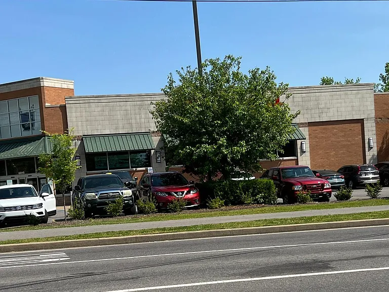 Walgreen's is just across Nolensville Pike.