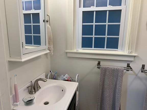 2nd image of 310 E Summit St #1