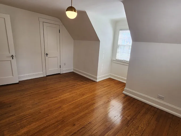 212 Roosevelt Ave — Photo 37
