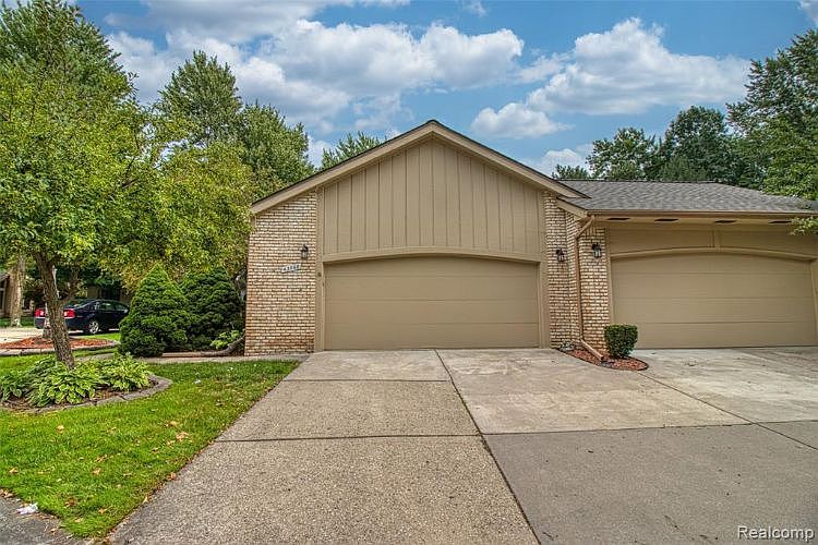 1st image of 43068 W Kirkwood Dr