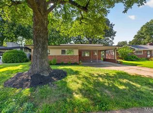 931 Dalkeith Ln, Saint Louis, MO 63132