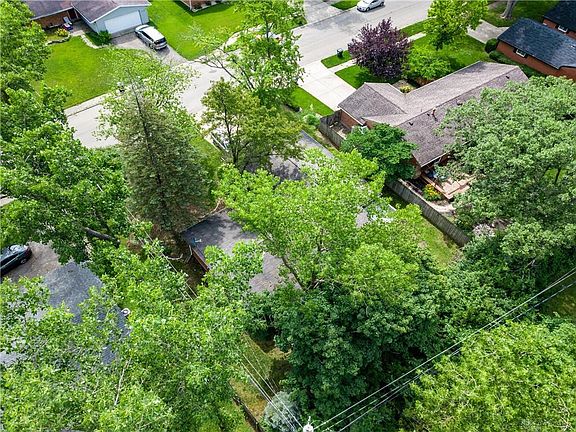 4th image of 3307 Waltham Ave