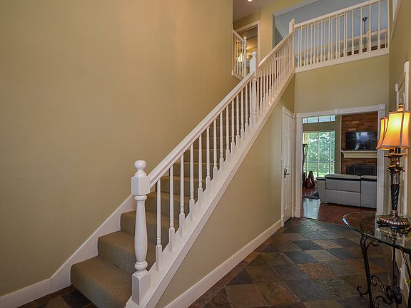 4th image of 1315 Briar Green Ct
