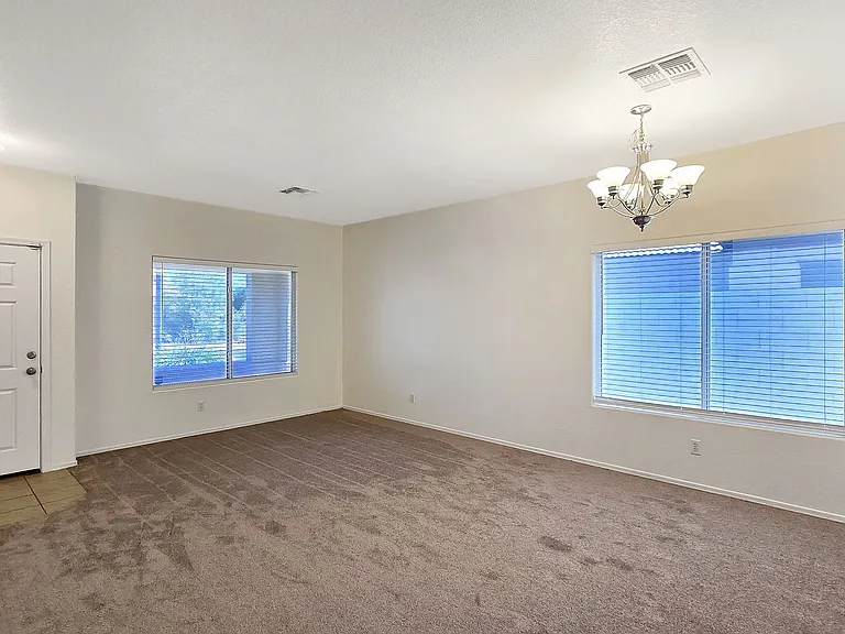 12509 W Washington St — Photo 6