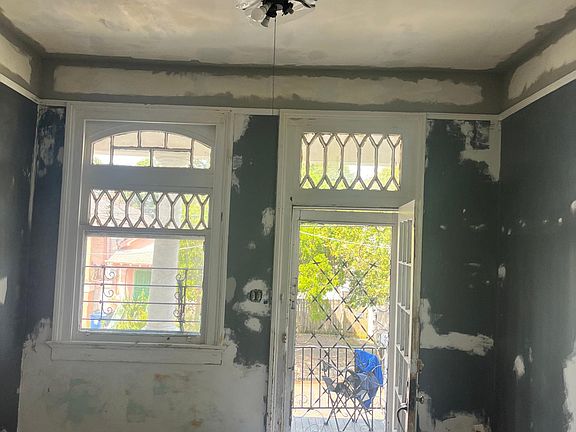 2nd image of 4016 Cleveland Ave