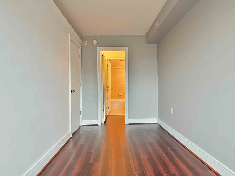 800 4th St SW #N411 — Photo 10