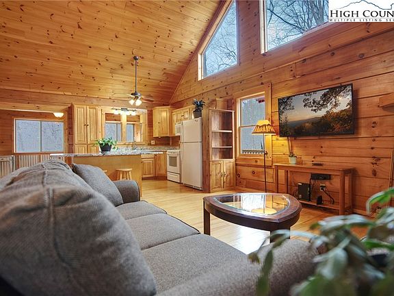 4th image of 140 Vixen Den Drive