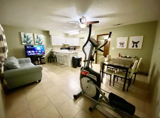 821 NW 13th St APT 7, Gainesville, FL 32601