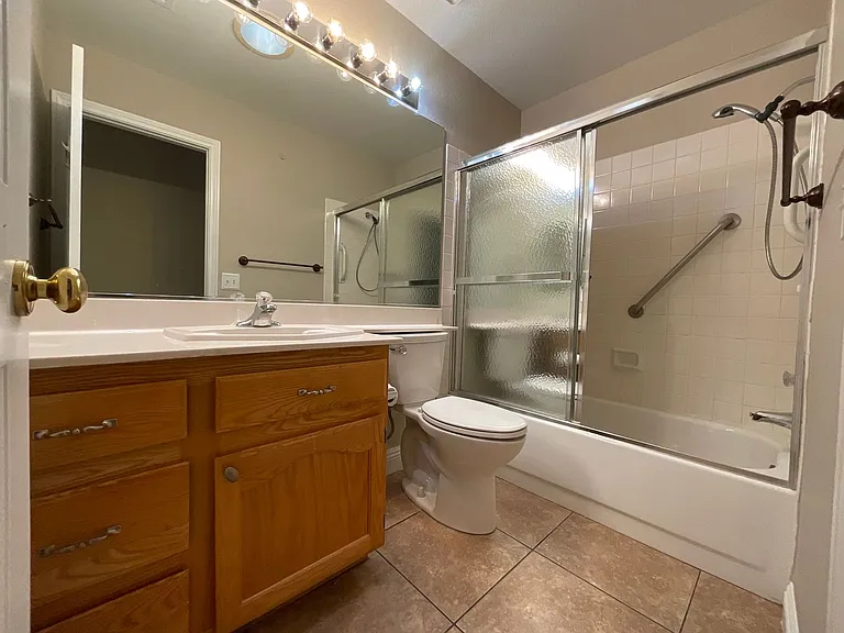 7937 Dover Shores Ave — Photo 10