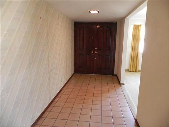 5th image of 228 Fremont Ln