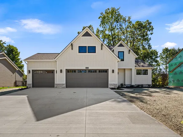 13464 Stafford Dr, Nunica, MI 49448