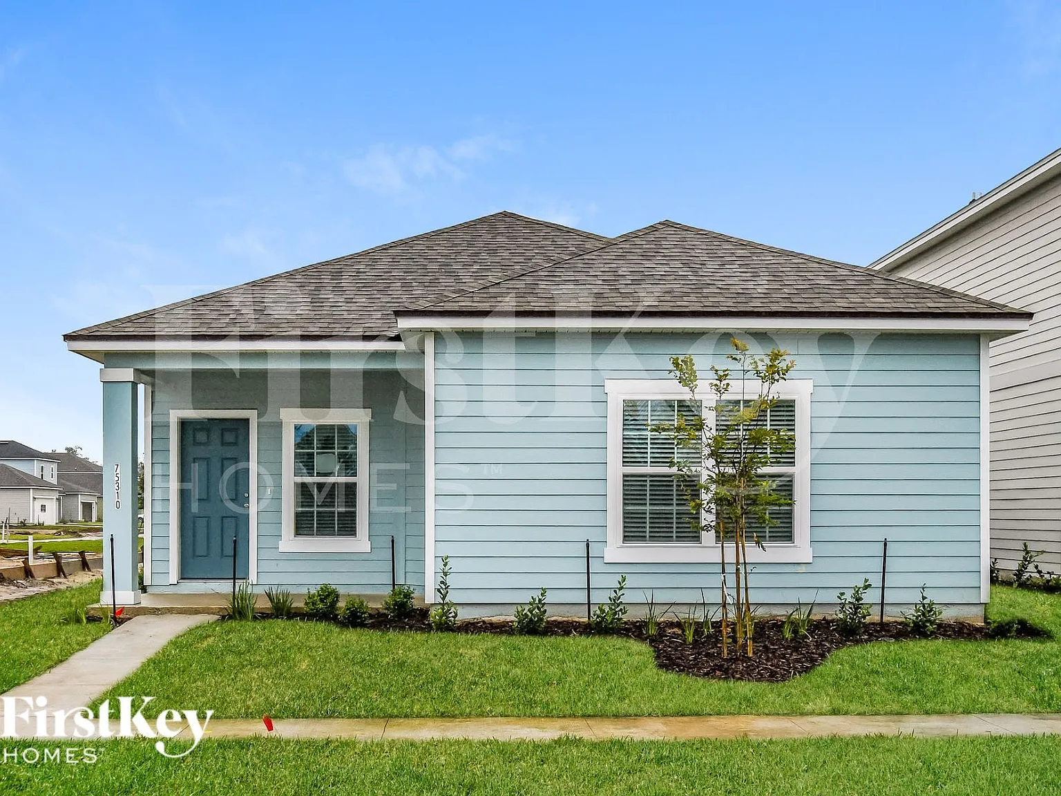 3 bed, 2.0 bath, 1864 sqft, $2,370 — Photo 1