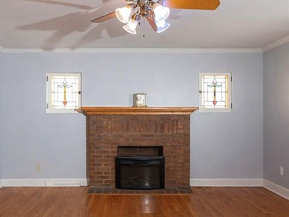 4th image of 2407 Hartland Ave