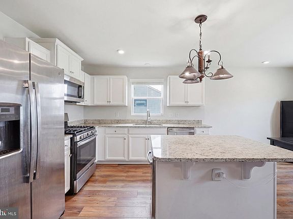 5th image of 301 Rushbrook Rd