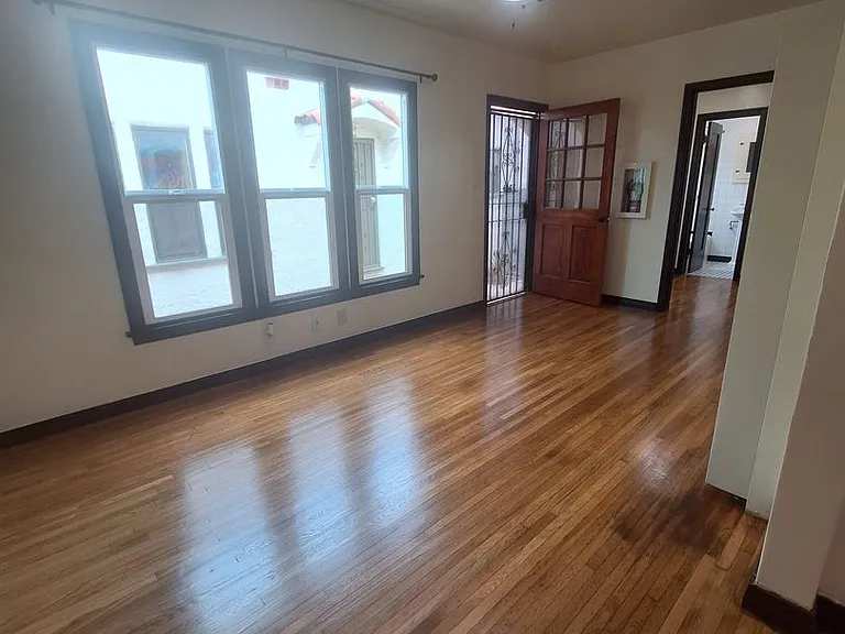 3741 S. Arlington Ave — Photo 10
