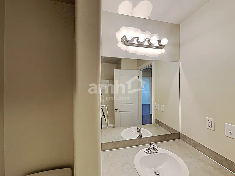 521 N Quincy Ave — Photo 10