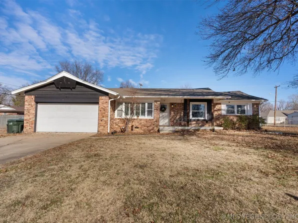 210 E 15th St, Claremore, OK 74017