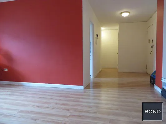 Sold by Bond New York | media 14