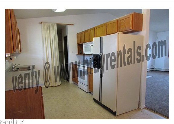 467 Pera St. kitchen2