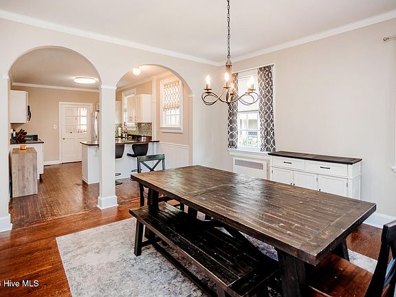 5th image of 302 Tarboro Street NE